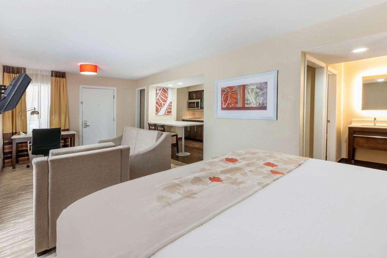 Hawthorn Suites By Wyndham Detroit Саутфілд Екстер'єр фото