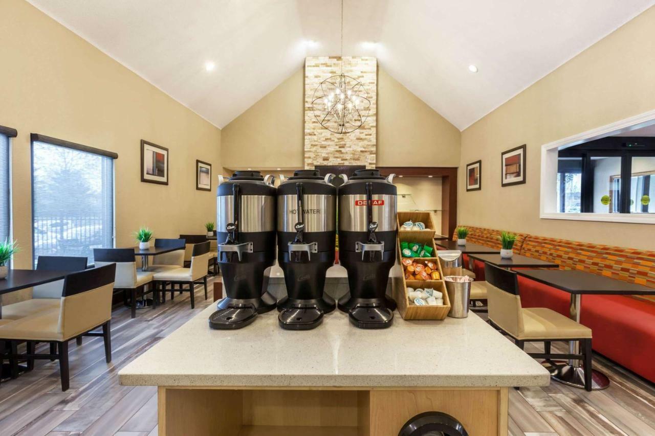 Hawthorn Suites By Wyndham Detroit Саутфілд Екстер'єр фото